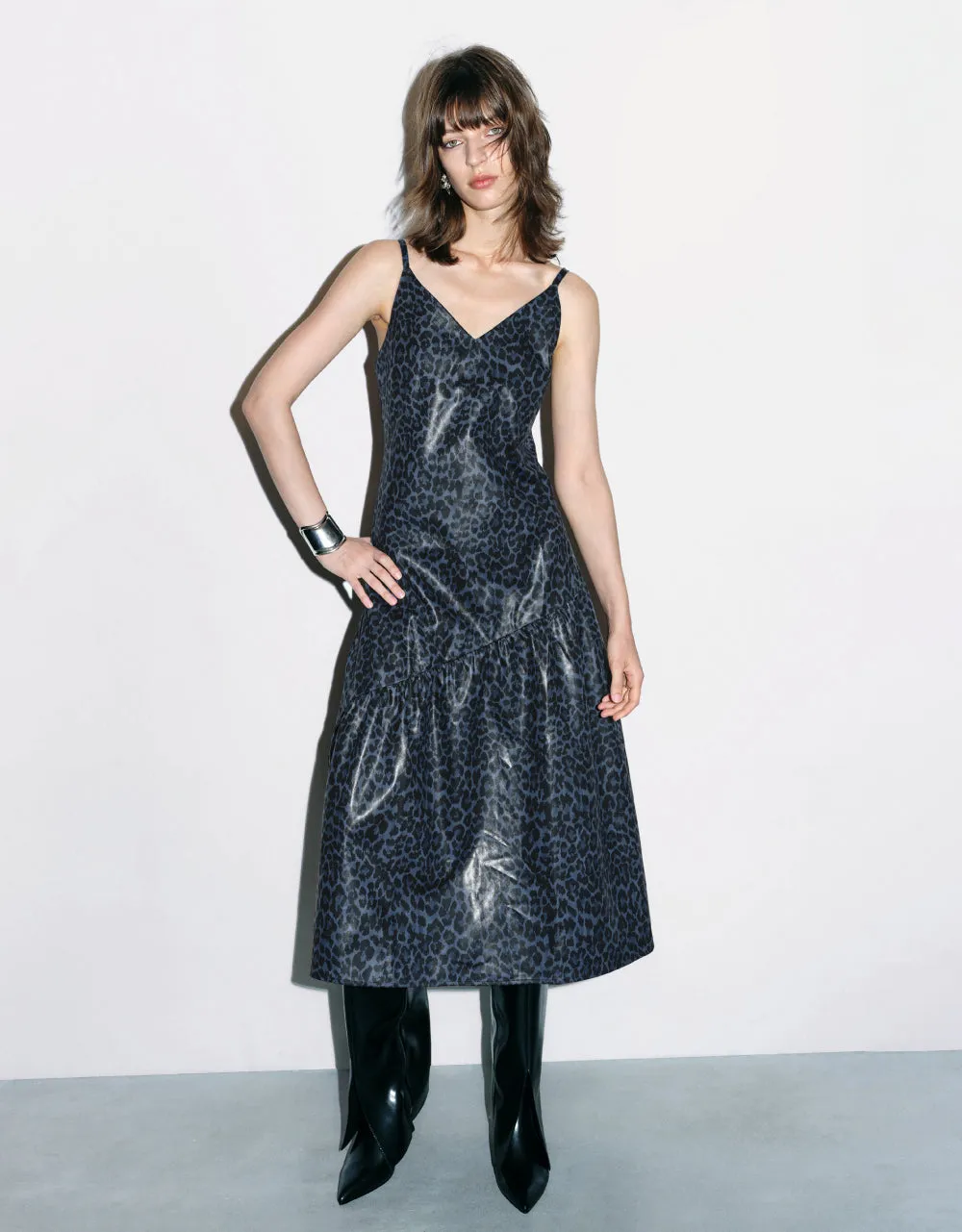 Leopard Printed Sleeveless V-Neck A-Line Dress sold by Urban Revivo