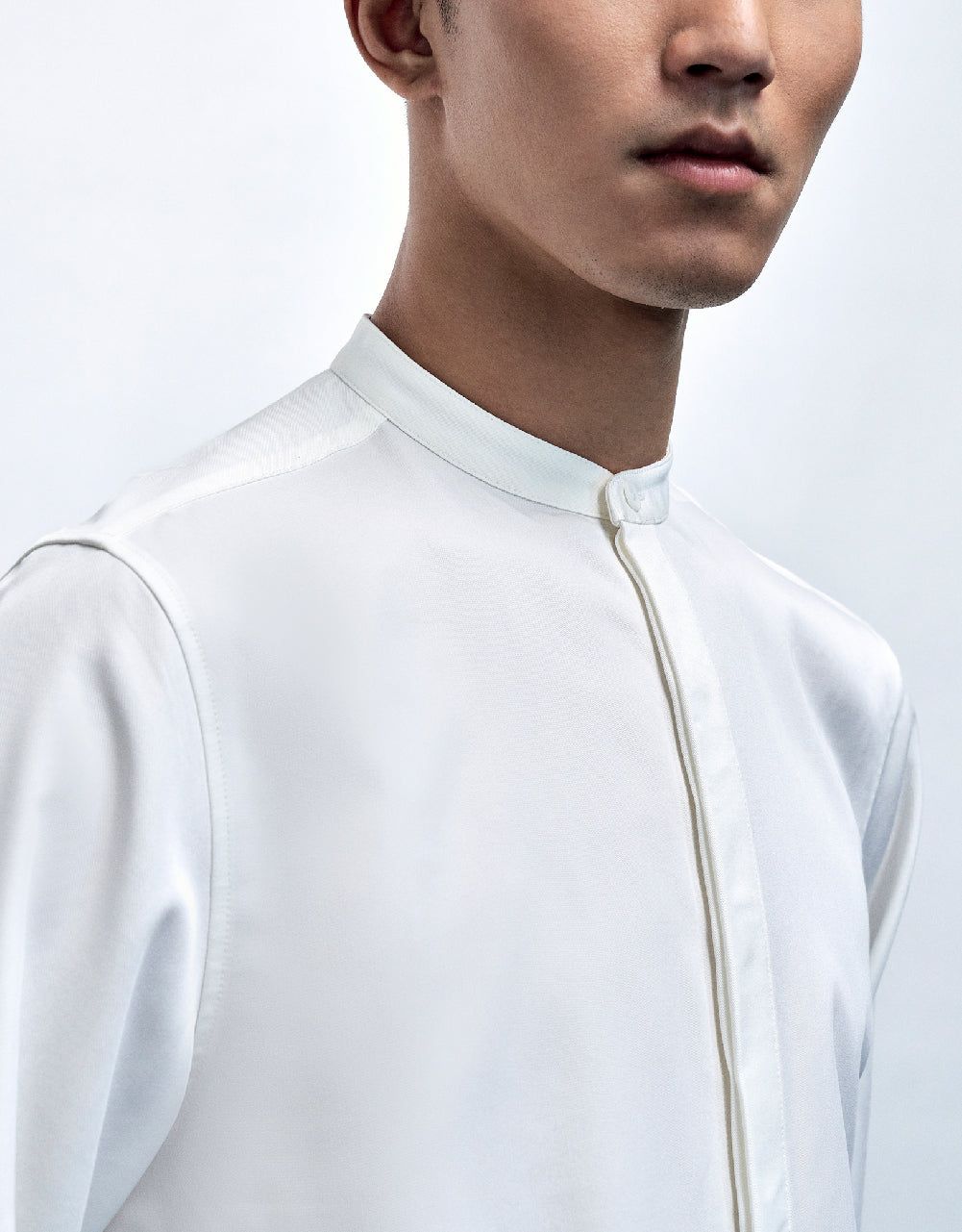 Crew Neck Straight Shirt sold by Urban Revivo product image thumbnail 5