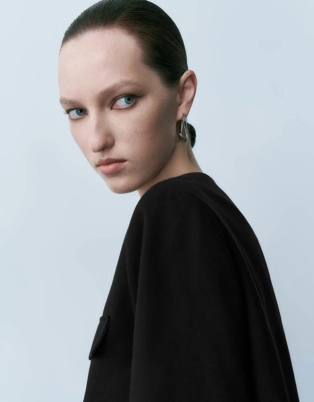 Crew Neck Straight Jacket sold by Urban Revivo product image thumbnail 5