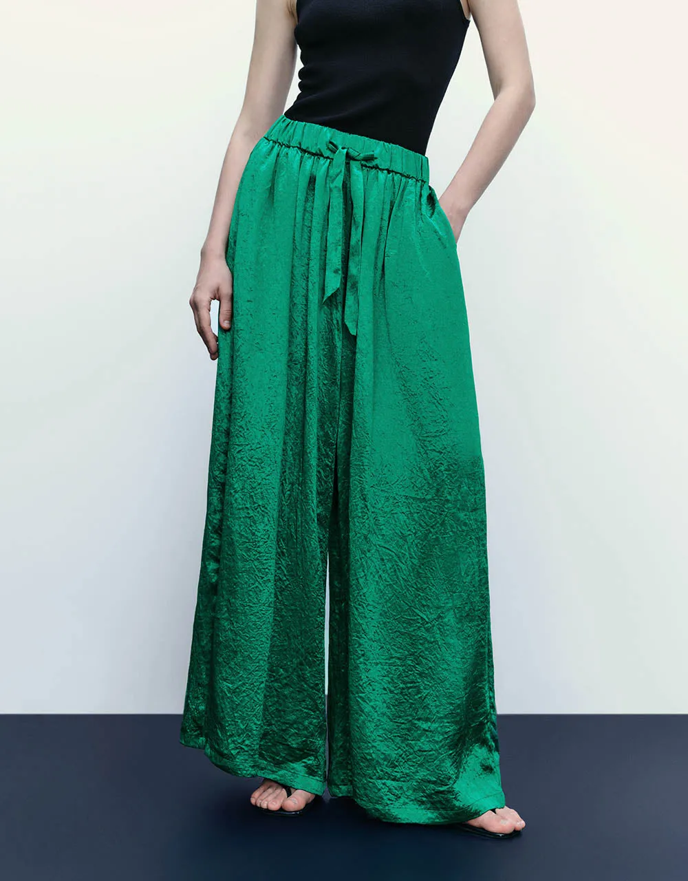 Elastic Waist Wide-Leg Pants sold by Urban Revivo product image thumbnail 2