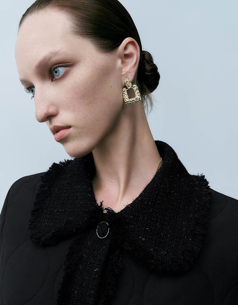 Embossed Straight Padded Coat sold by Urban Revivo product image thumbnail 5