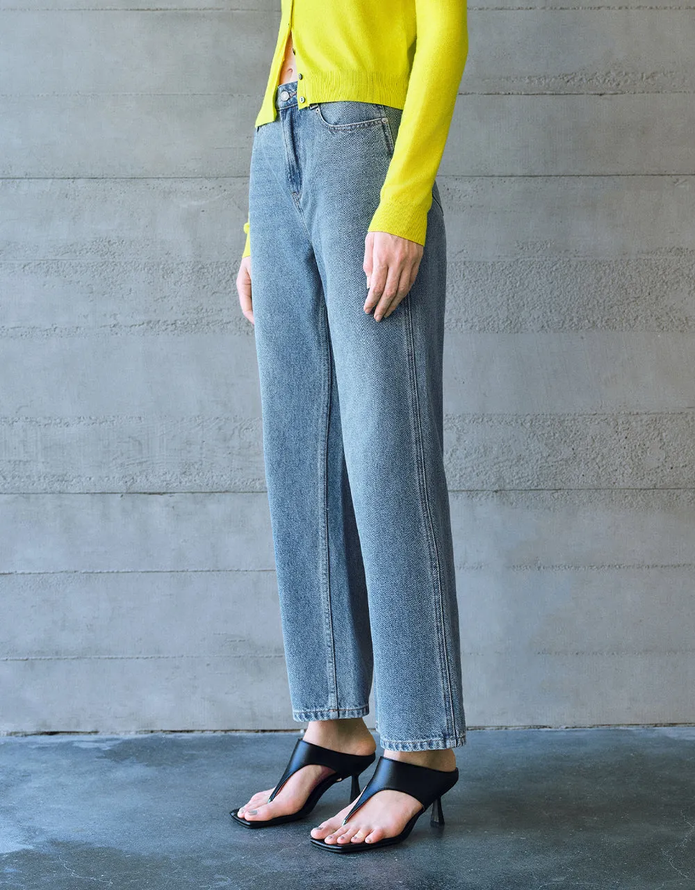 Straight Jeans sold by Urban Revivo product image thumbnail 4