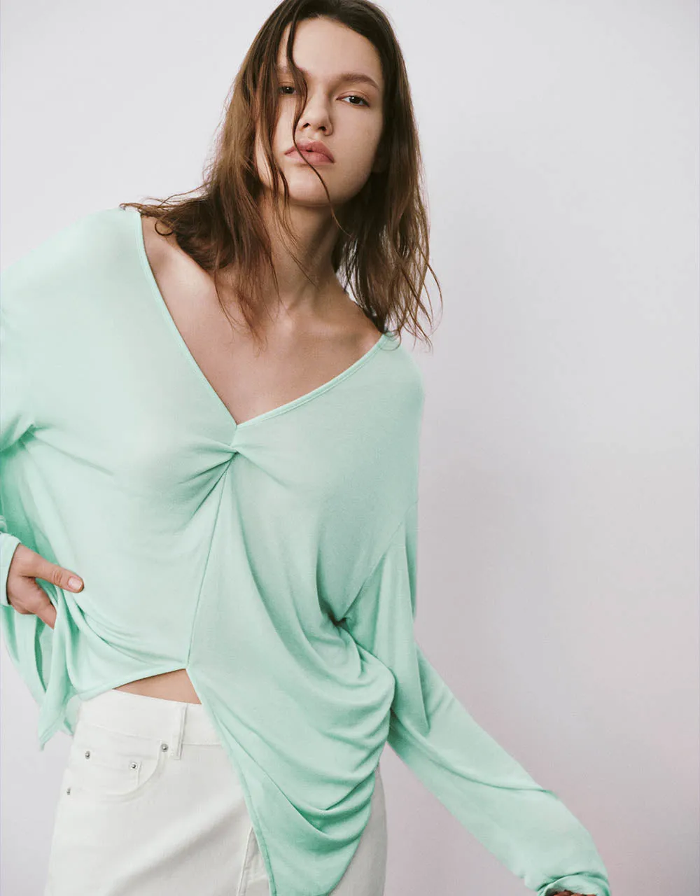 Twist Front V-Neck Loose T-Shirt sold by Urban Revivo product image thumbnail 3