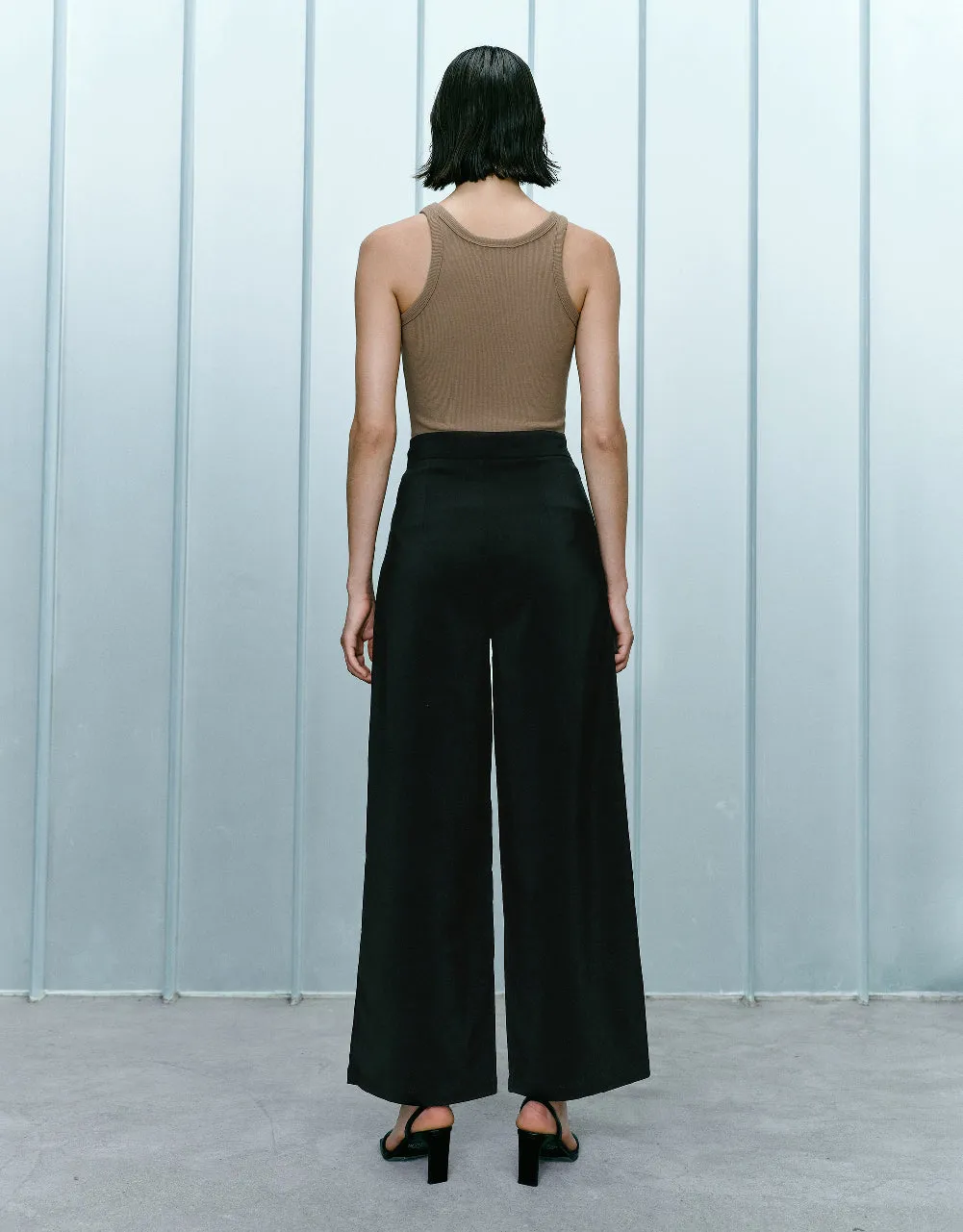 Crew Neck Straight Tank Top sold by Urban Revivo product image thumbnail 4