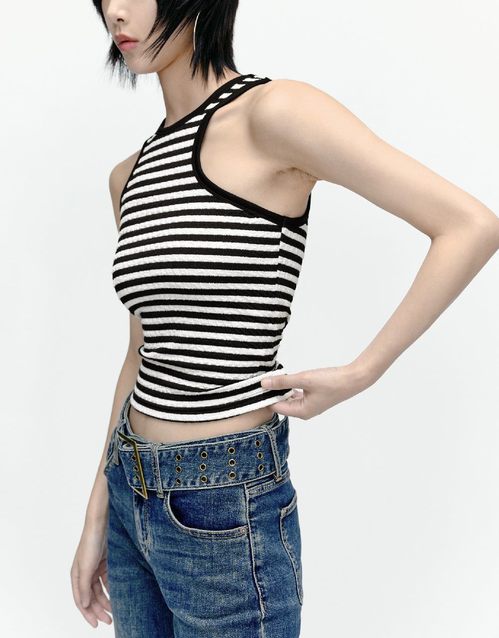 Crew Neck Tank Top sold by Urban Revivo product image thumbnail 3
