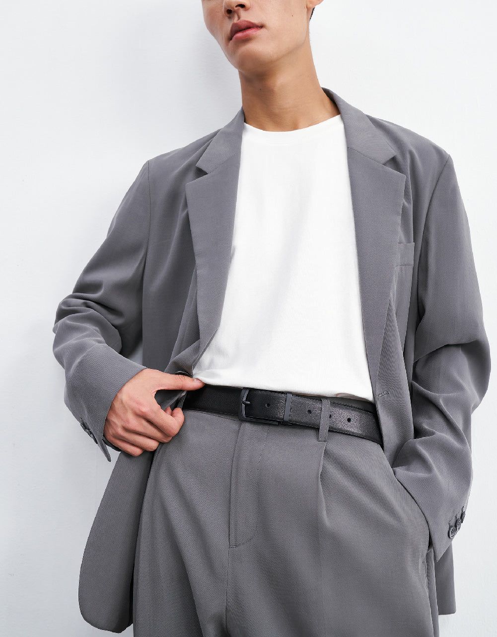 Basic Blazer sold by Urban Revivo product image thumbnail 3