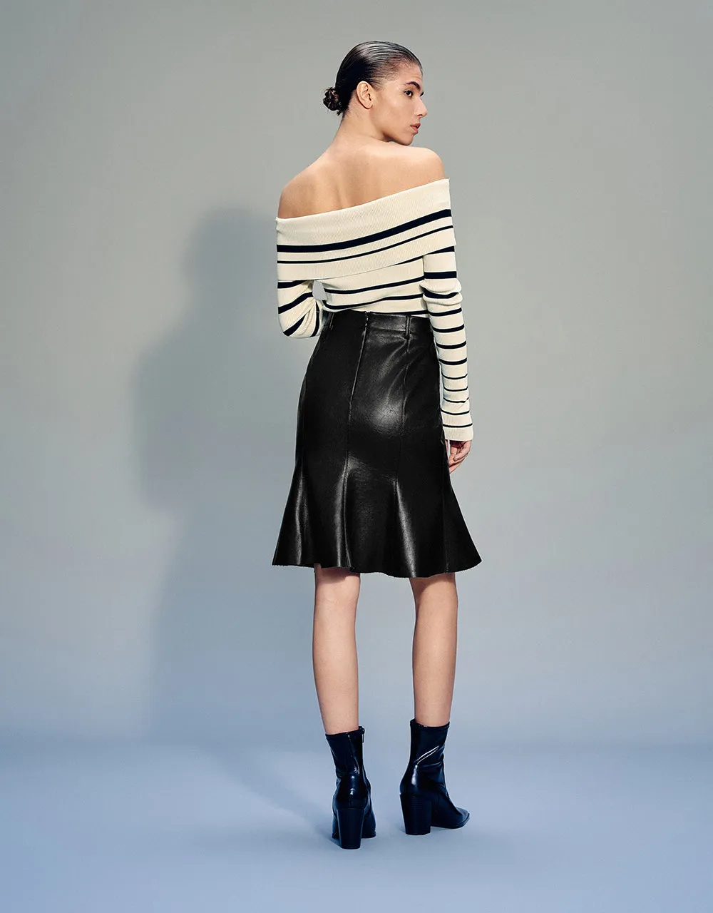 Off-Shoulder Striped Knitted T-Shirt sold by Urban Revivo product image thumbnail 5