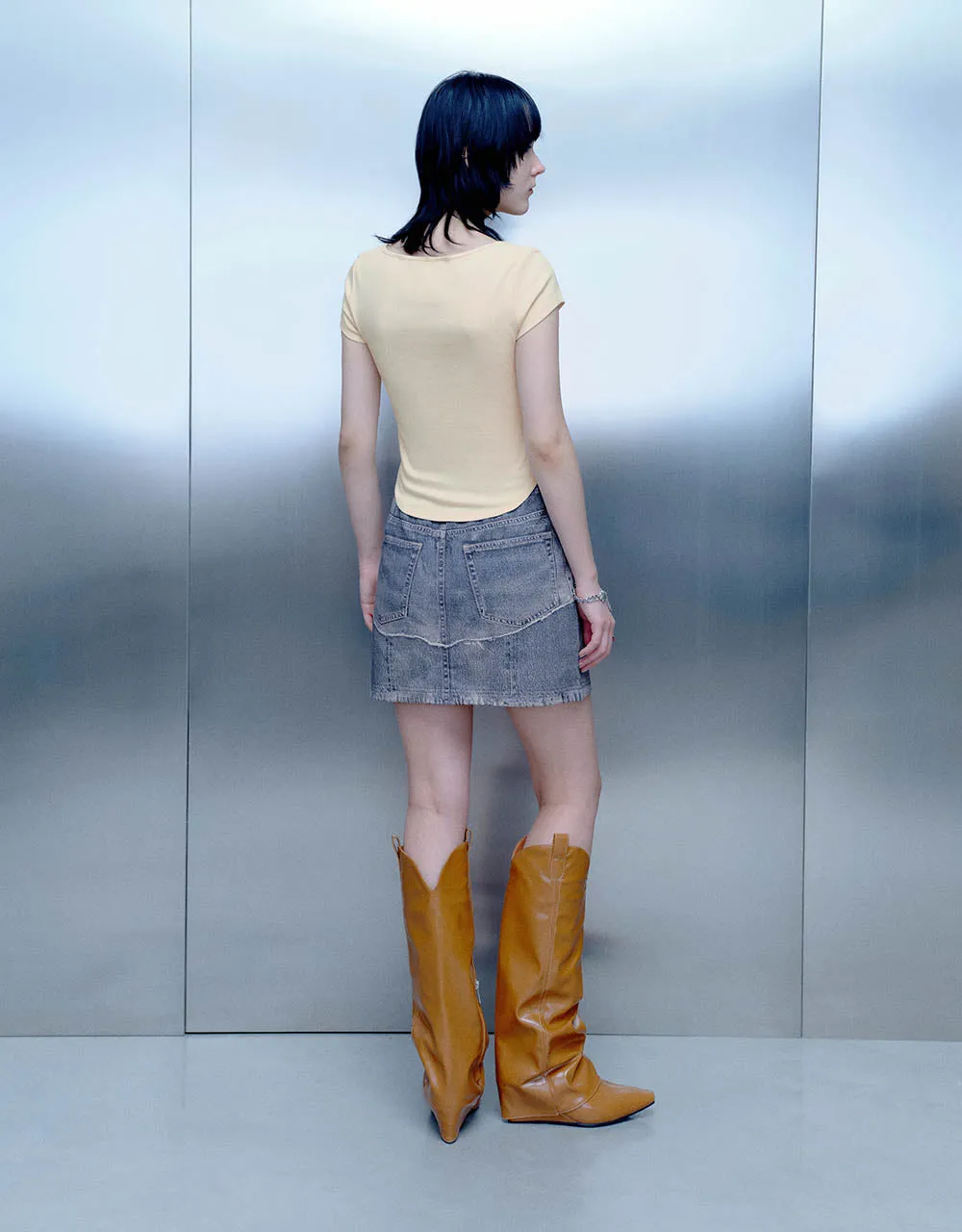 U Neck Skinny T-Shirt sold by Urban Revivo product image thumbnail 5