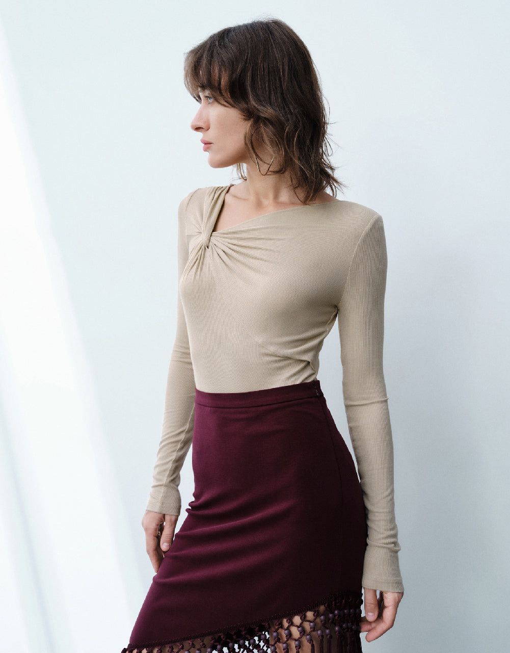 One Shoulder Straight T-Shirt sold by Urban Revivo product image thumbnail 3