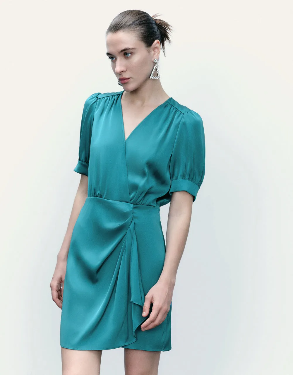 Surplice Front V-Neck Skater Dress sold by Urban Revivo product image thumbnail 3