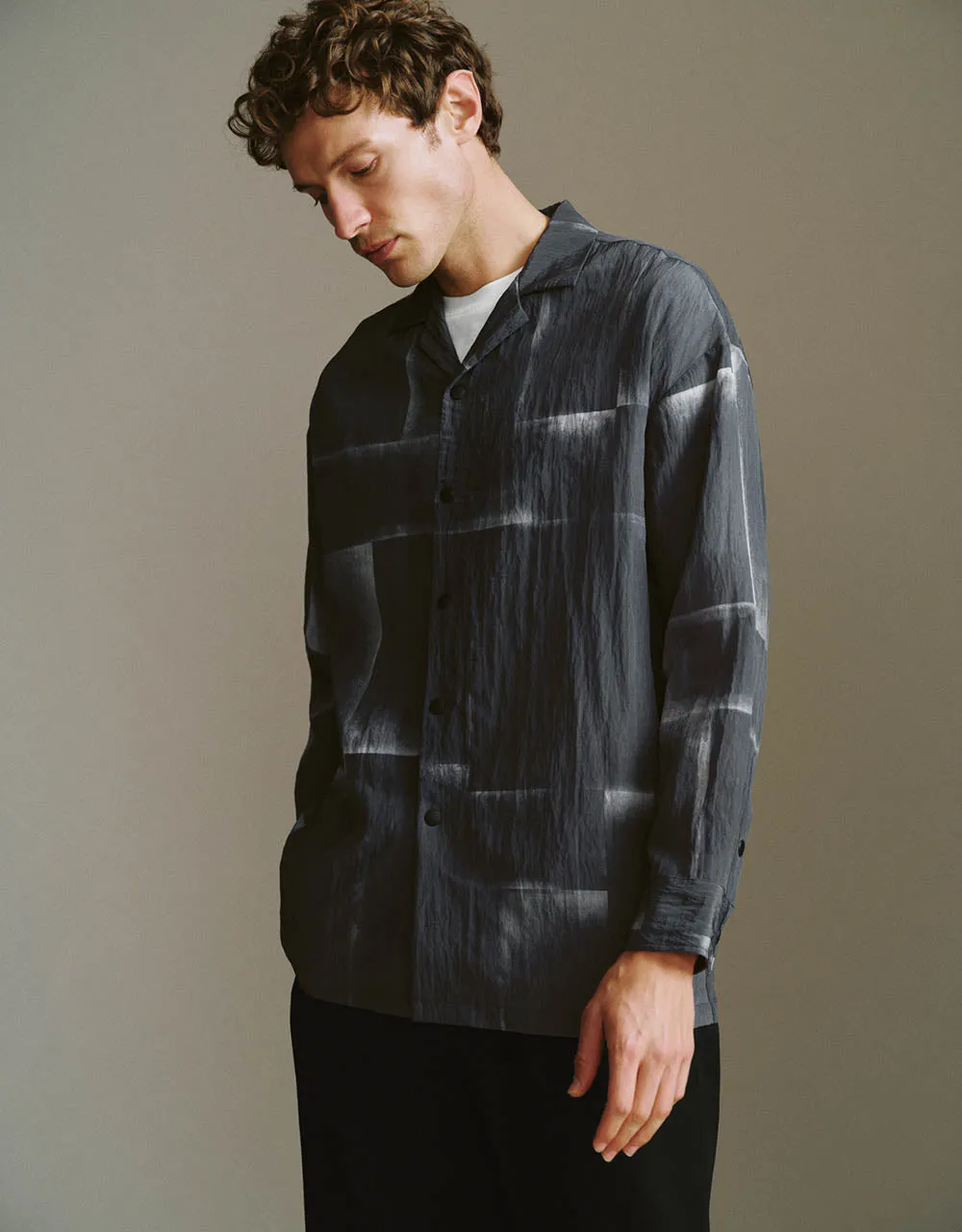 Button Up Straight Loose Shirt sold by Urban Revivo product image thumbnail 3