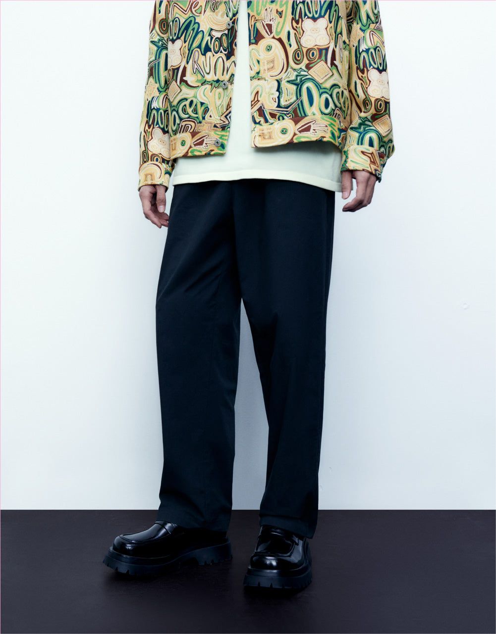 Oversized Jogger Pants With Belt sold by Urban Revivo product image thumbnail 3