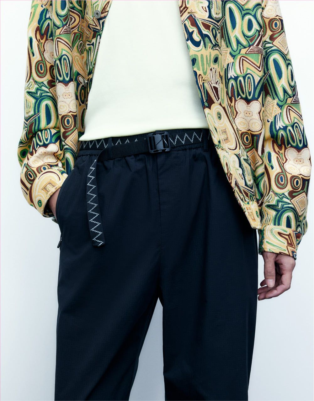 Oversized Jogger Pants With Belt sold by Urban Revivo product image thumbnail 5