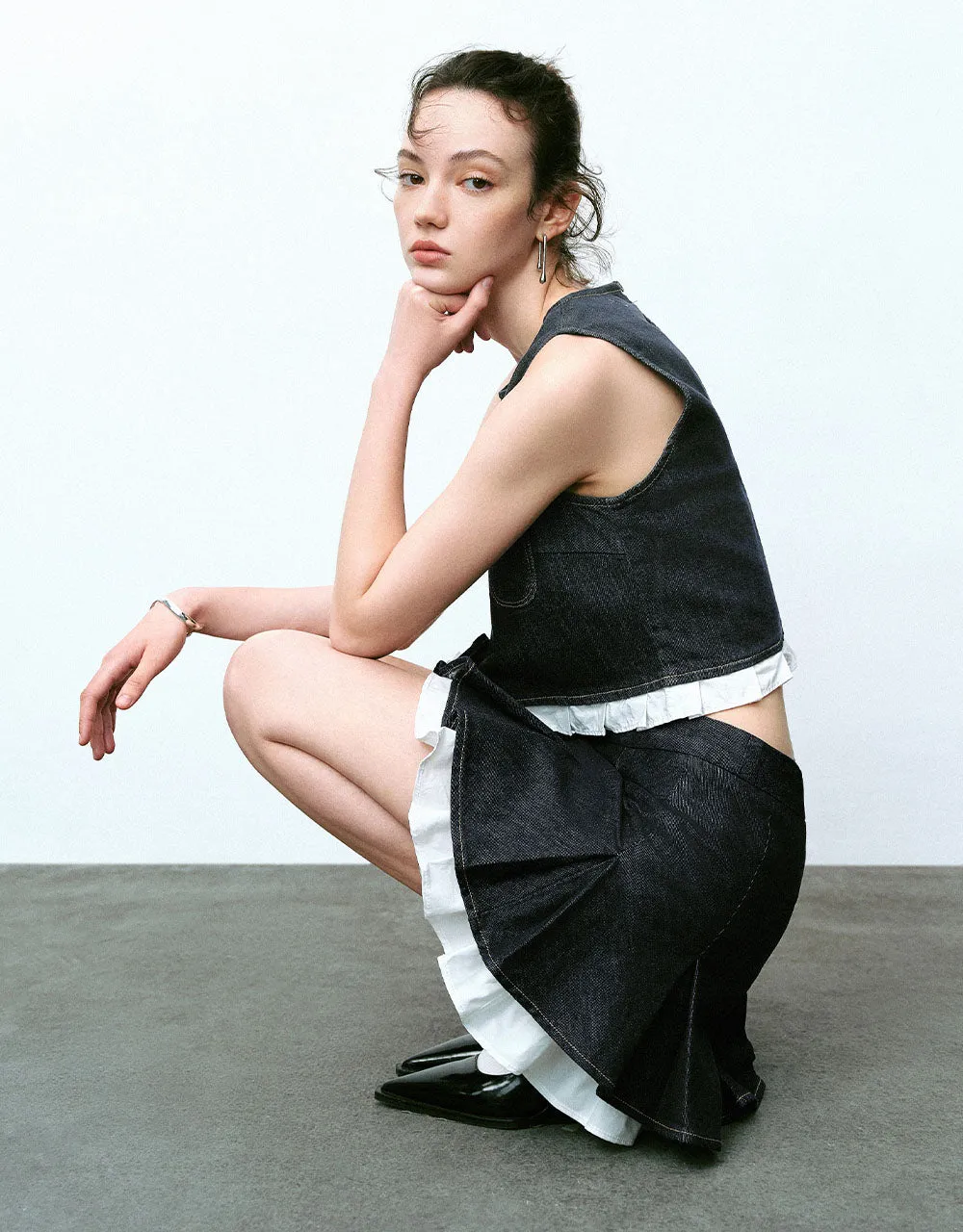 Sleeveless Crew Neck Denim Top sold by Urban Revivo product image thumbnail 3