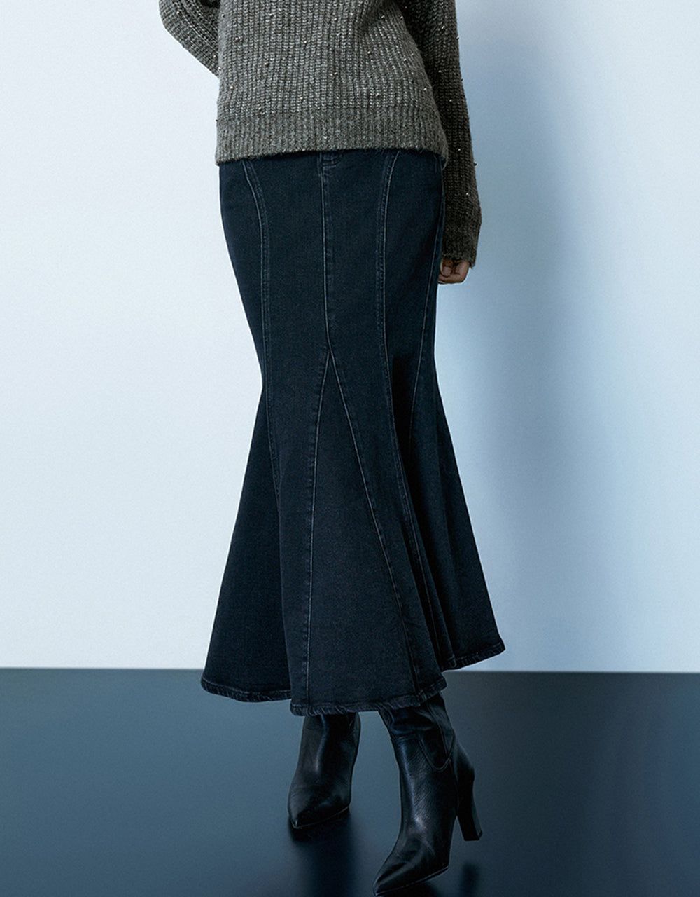 Skinny Fishtail Denim Skirt sold by Urban Revivo product image thumbnail 2