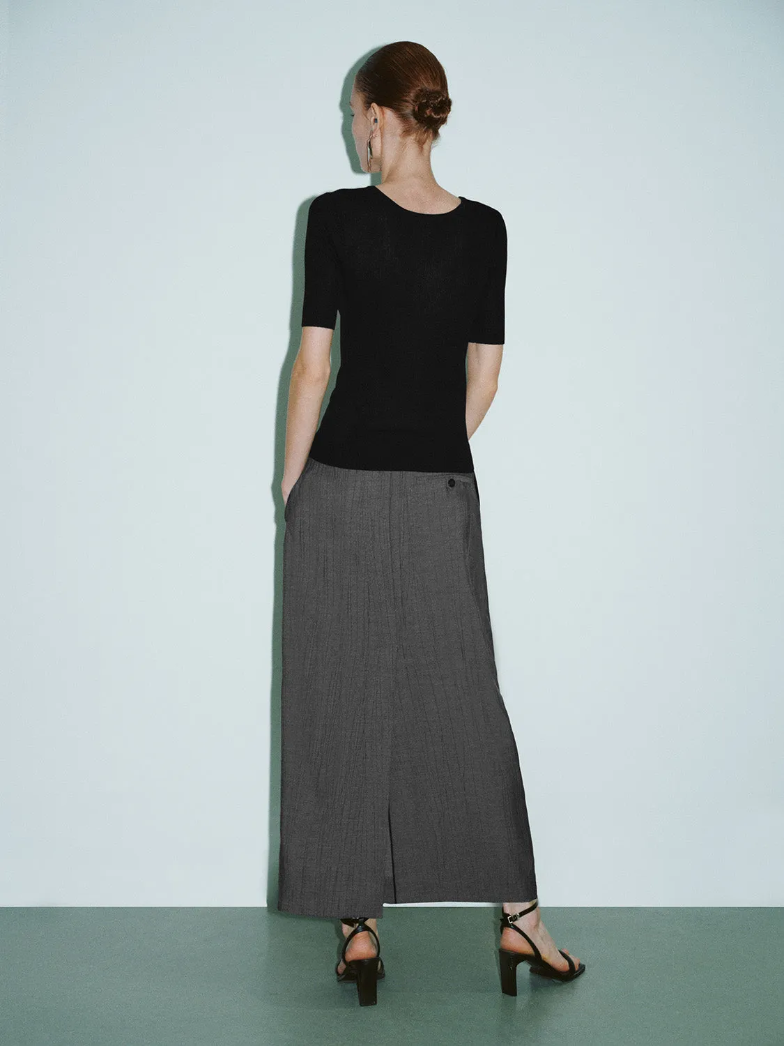 Keyhole Neck Skinny Knitted T-Shirt sold by Urban Revivo product image thumbnail 4