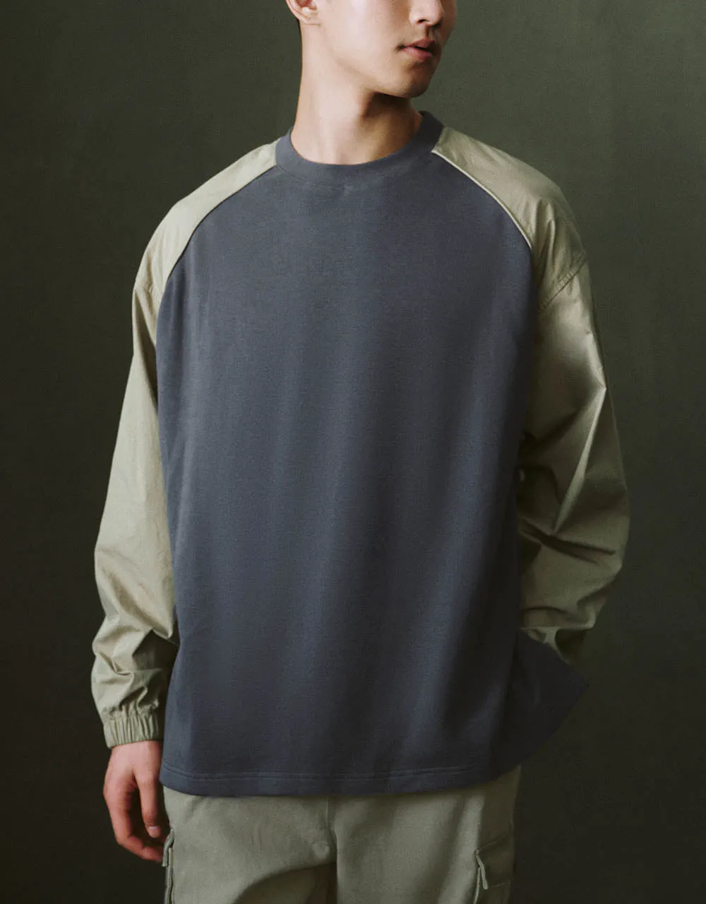 Two Toned Crew Neck Knitted T-Shirt sold by Urban Revivo product image thumbnail 2