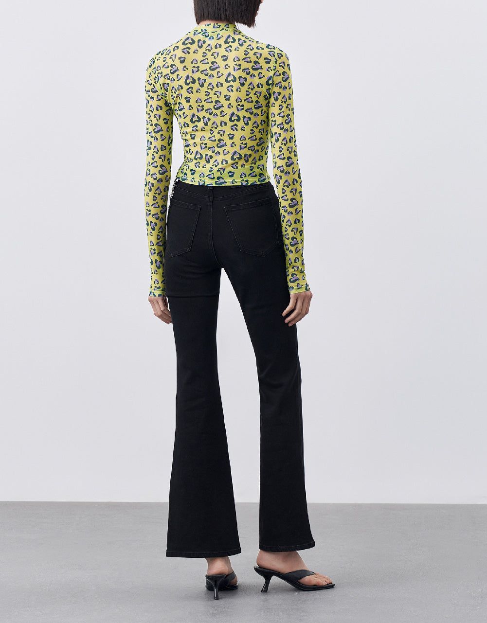 Split Hem Flare Jeans With Chain sold by Urban Revivo product image thumbnail 5