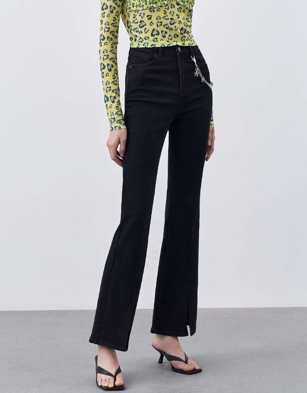 Split Hem Flare Jeans With Chain sold by Urban Revivo product image thumbnail 4