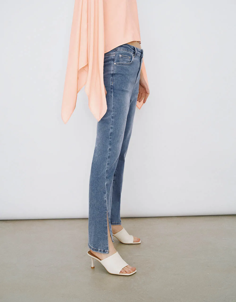 Split Hem Straight Jeans sold by Urban Revivo product image thumbnail 4