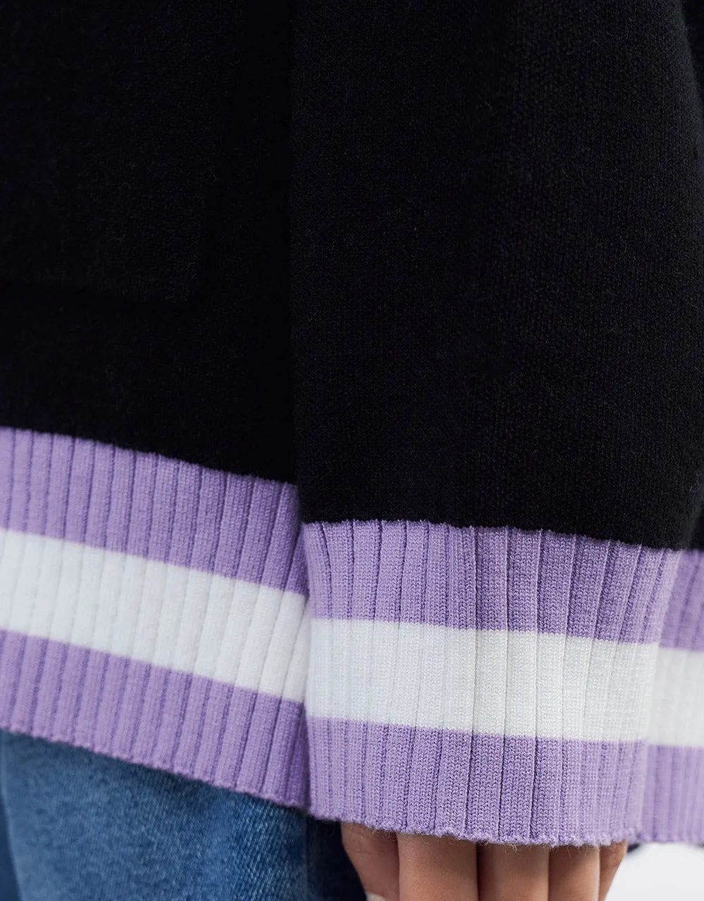 Contrast Trim Button Up Cardigan sold by Urban Revivo product image thumbnail 4