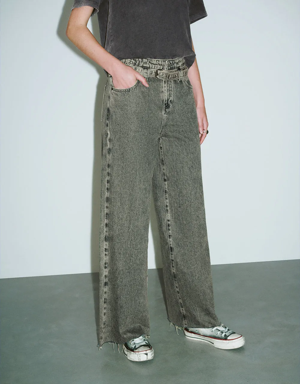 Straight Jeans With Belt sold by Urban Revivo product image thumbnail 4