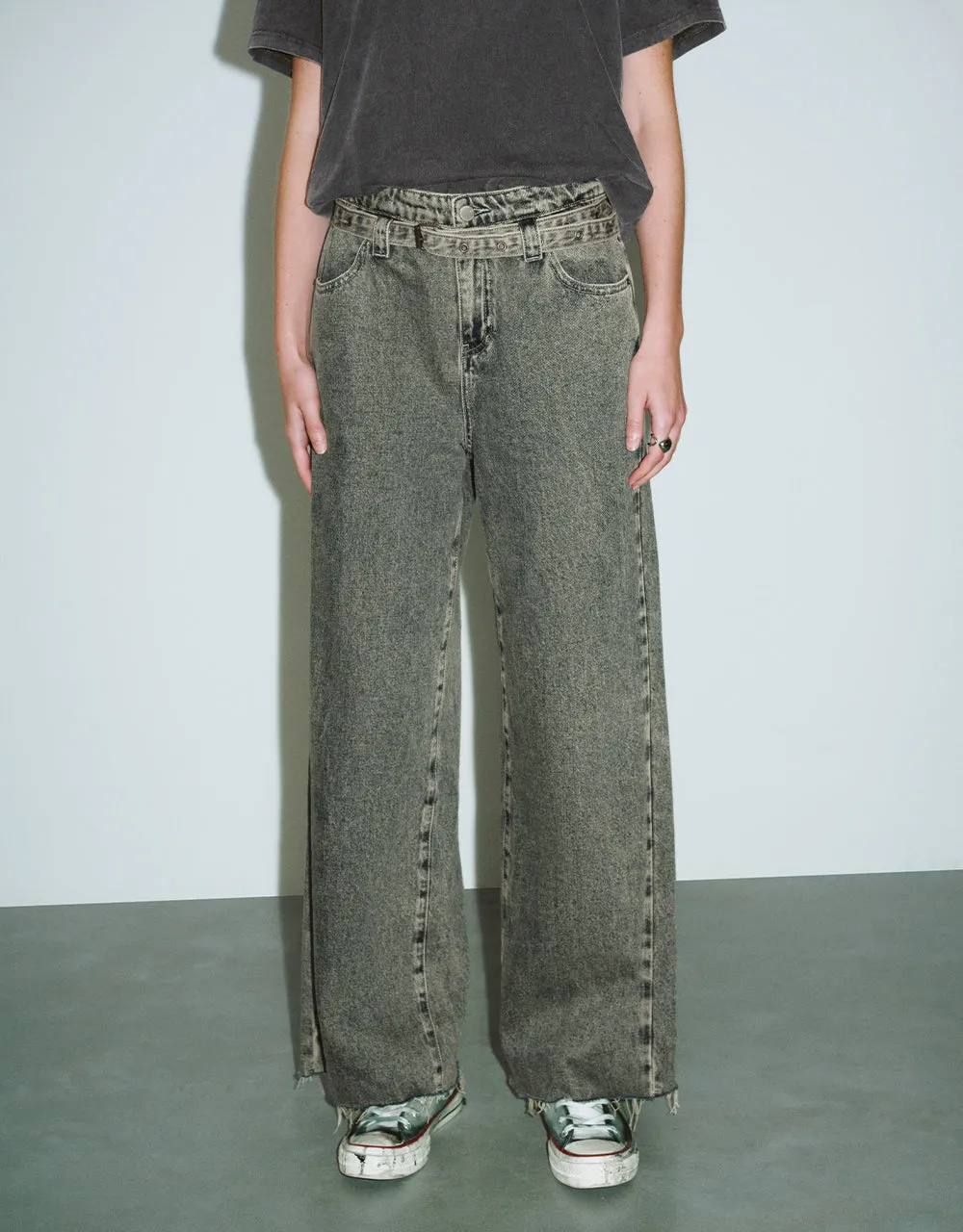 Straight Jeans With Belt sold by Urban Revivo product image thumbnail 2