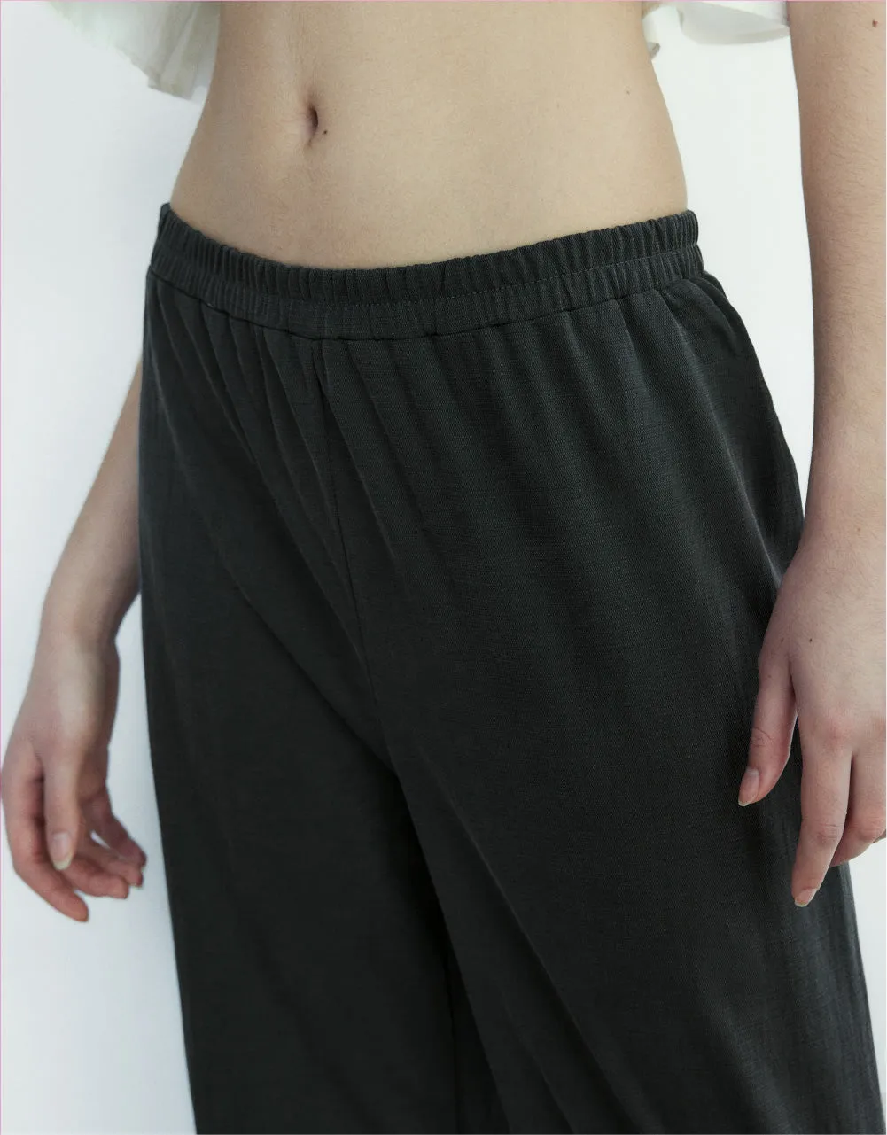 Elastic Waist Knitted Straight Pants sold by Urban Revivo product image thumbnail 5