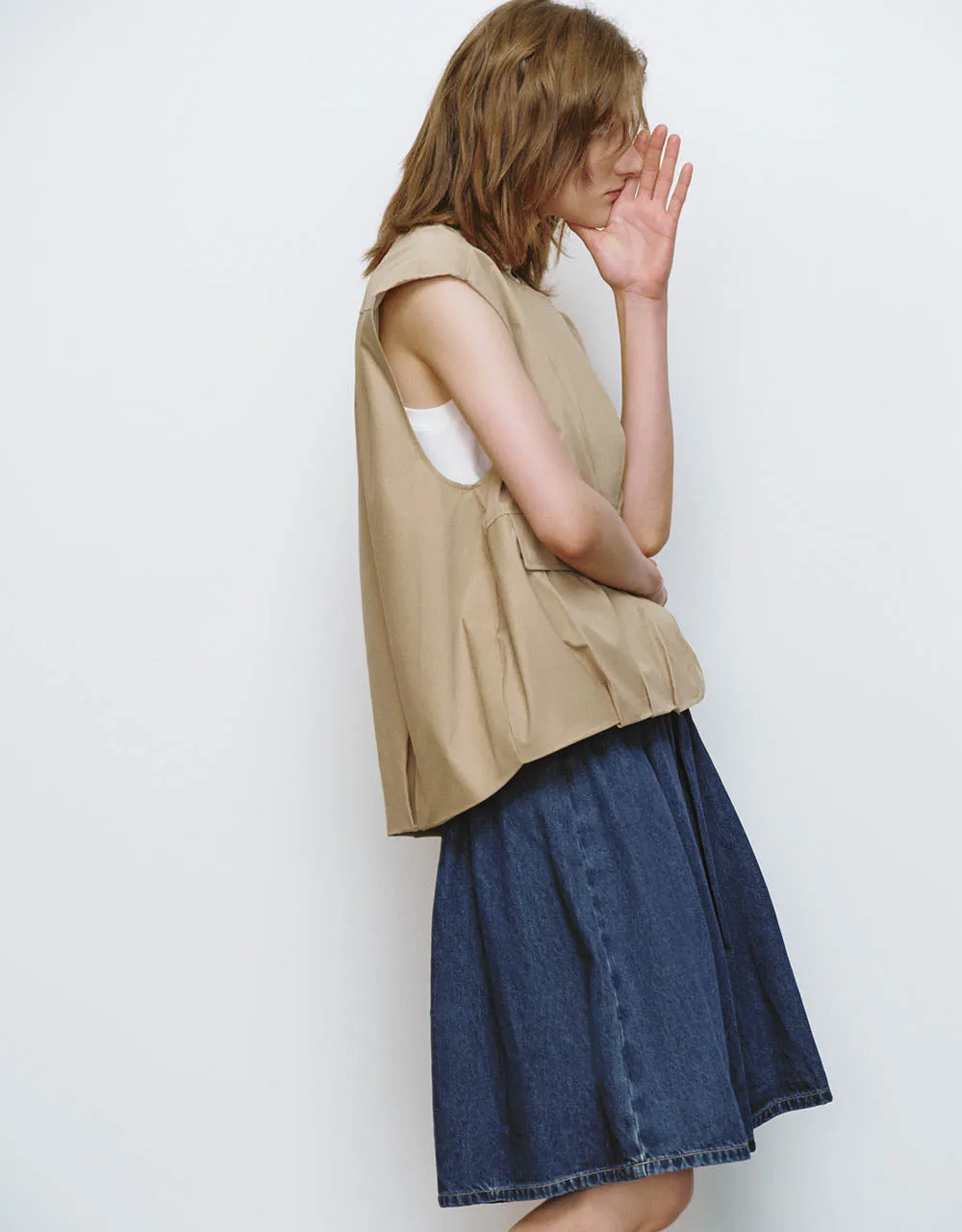 Crew Neck Straight Waistcoat sold by Urban Revivo product image thumbnail 3