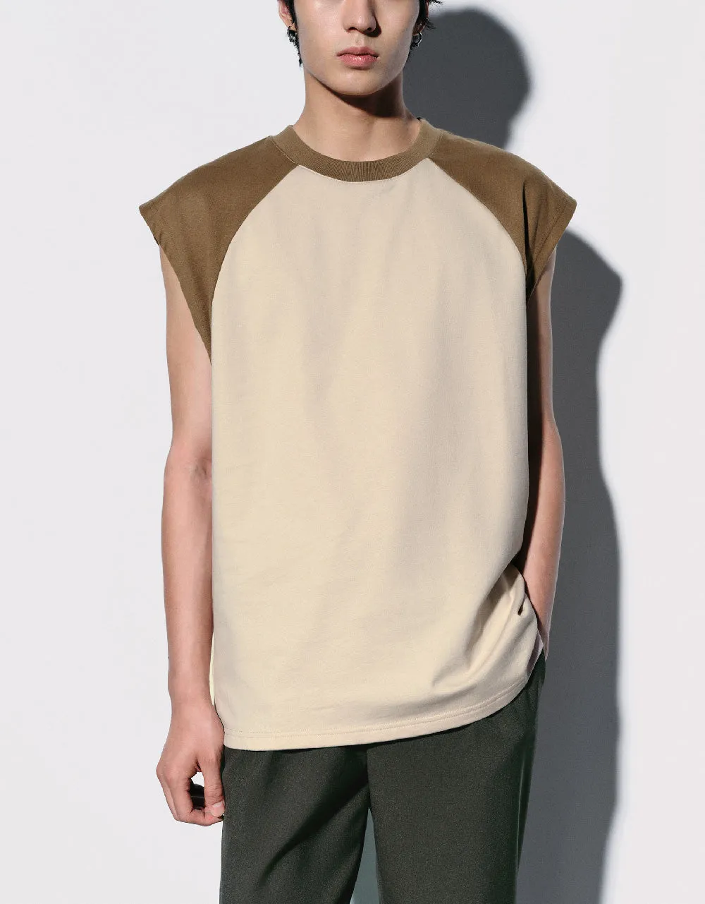 Crew Neck Loose Tank Top sold by Urban Revivo product image thumbnail 2