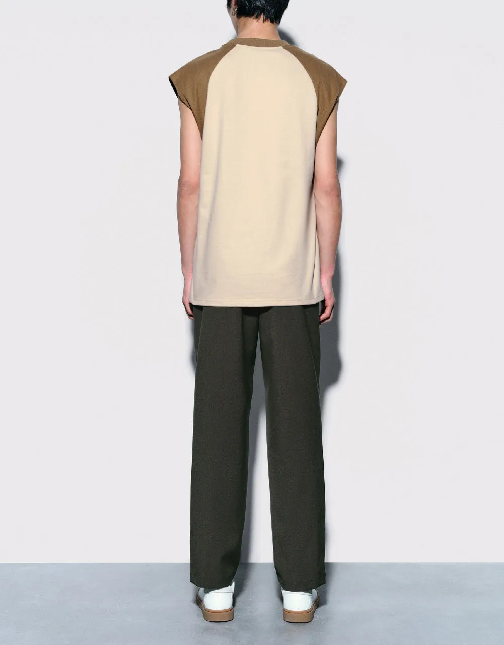 Crew Neck Loose Tank Top sold by Urban Revivo product image thumbnail 4