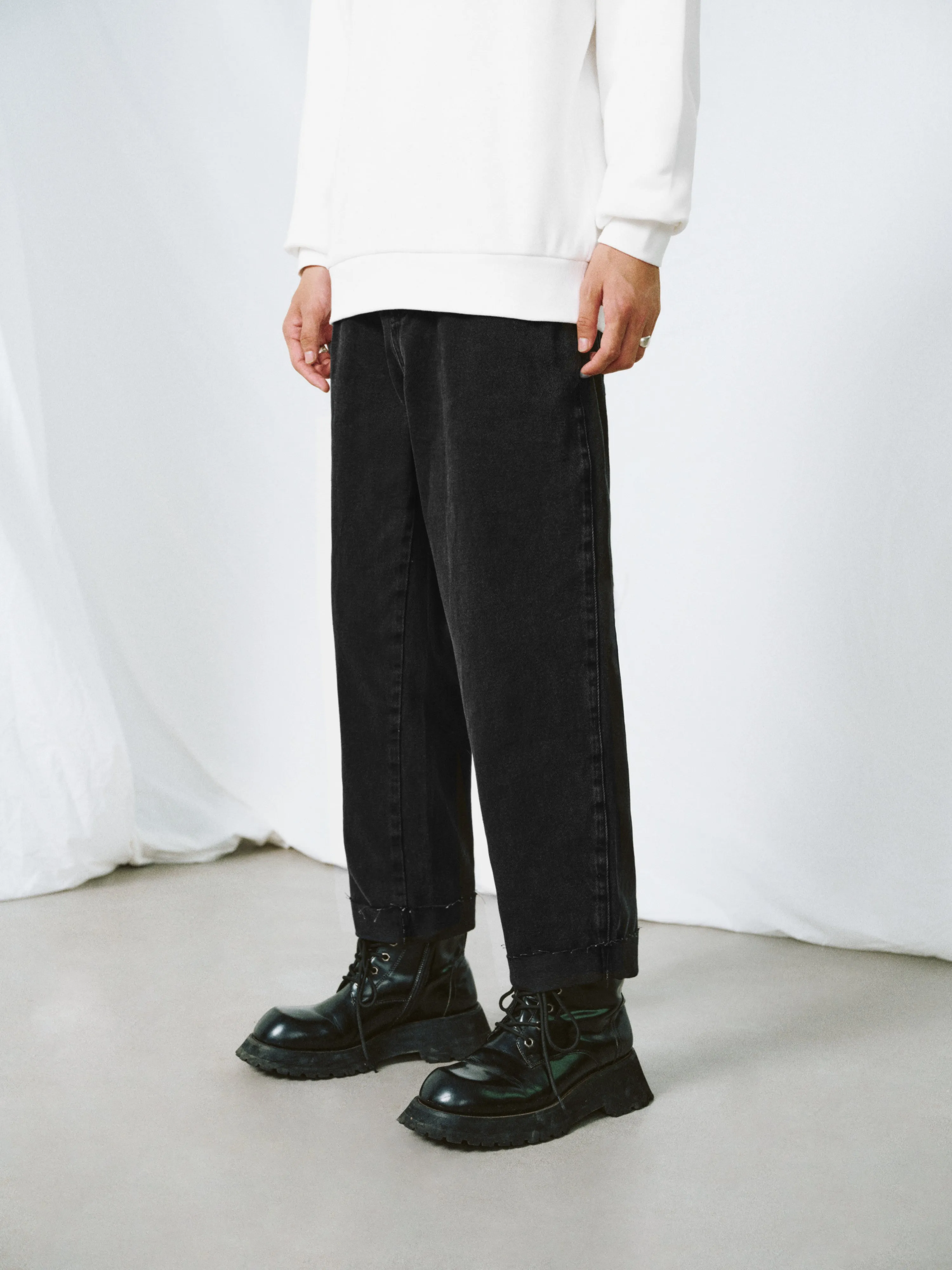 Raw Hem Straight Jeans sold by Urban Revivo product image thumbnail 4