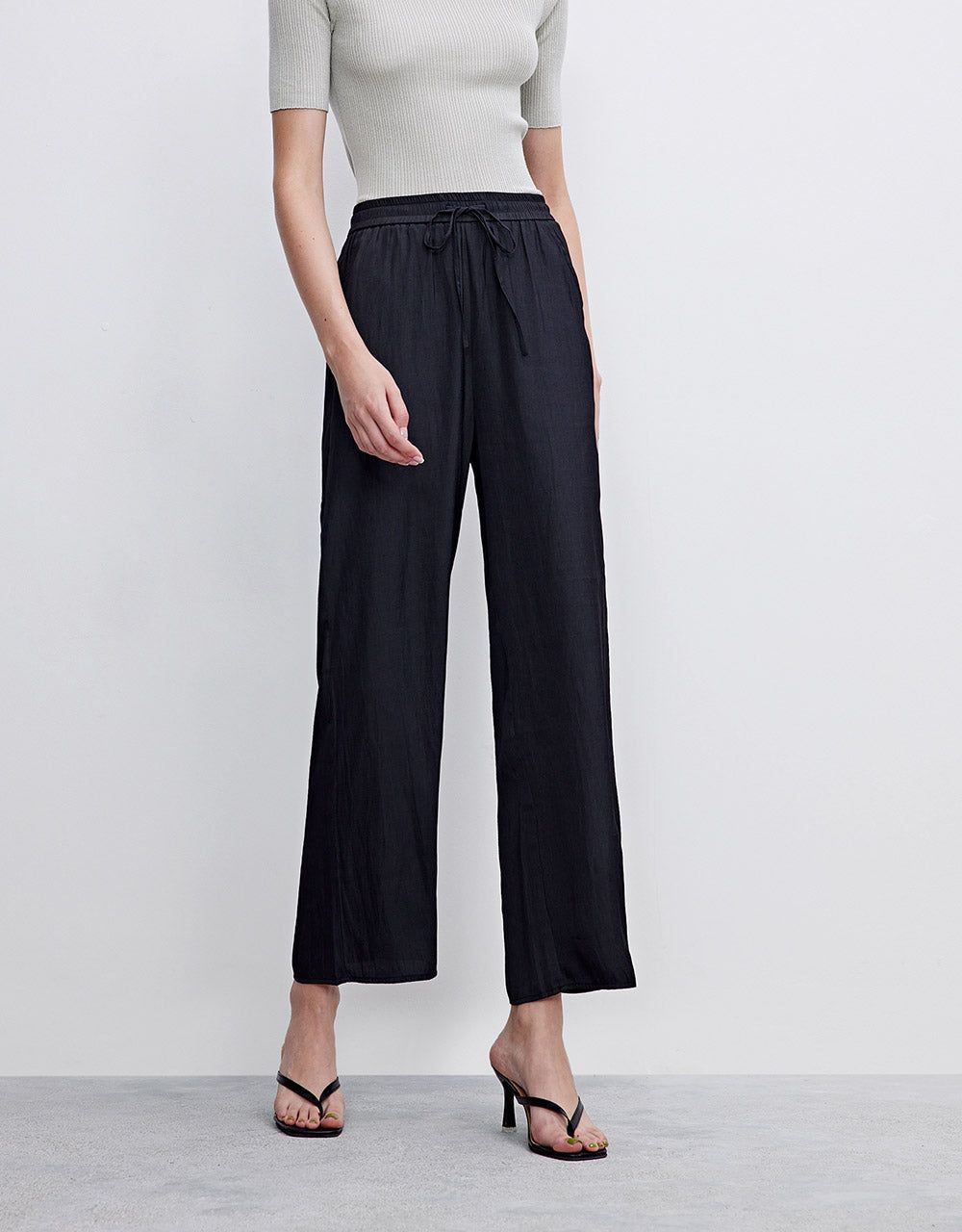 Drawstring Waist Cropped Straight Leg Pants sold by Urban Revivo product image thumbnail 3