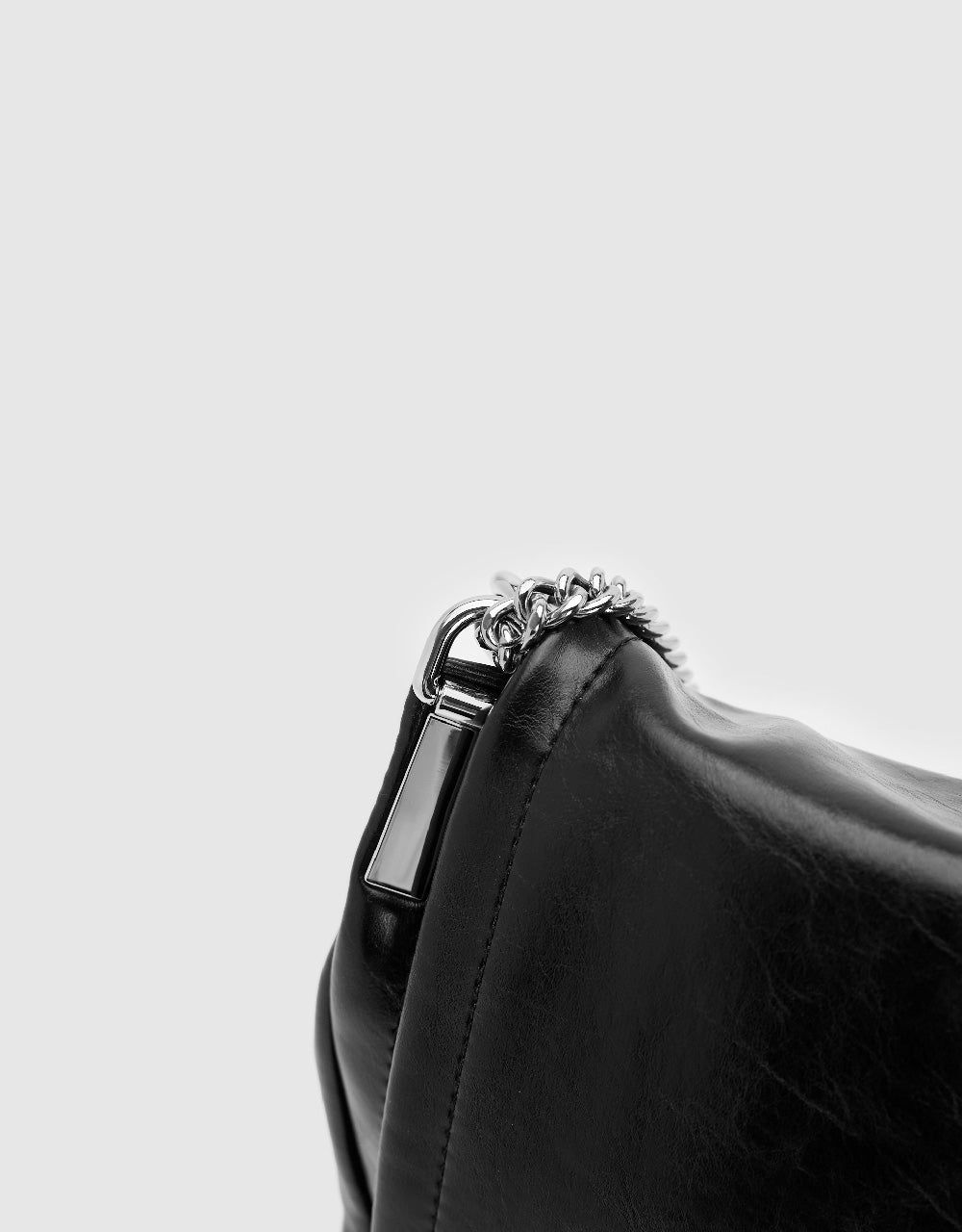 Turn-Lock Vegan Leather Shoulder Bag sold by Urban Revivo product image thumbnail 4