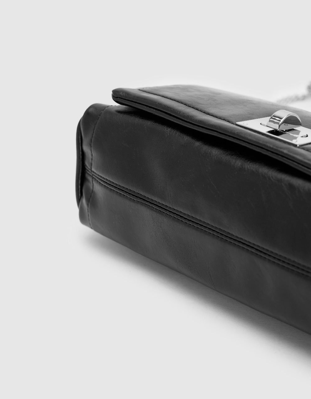 Turn-Lock Vegan Leather Shoulder Bag sold by Urban Revivo product image thumbnail 5