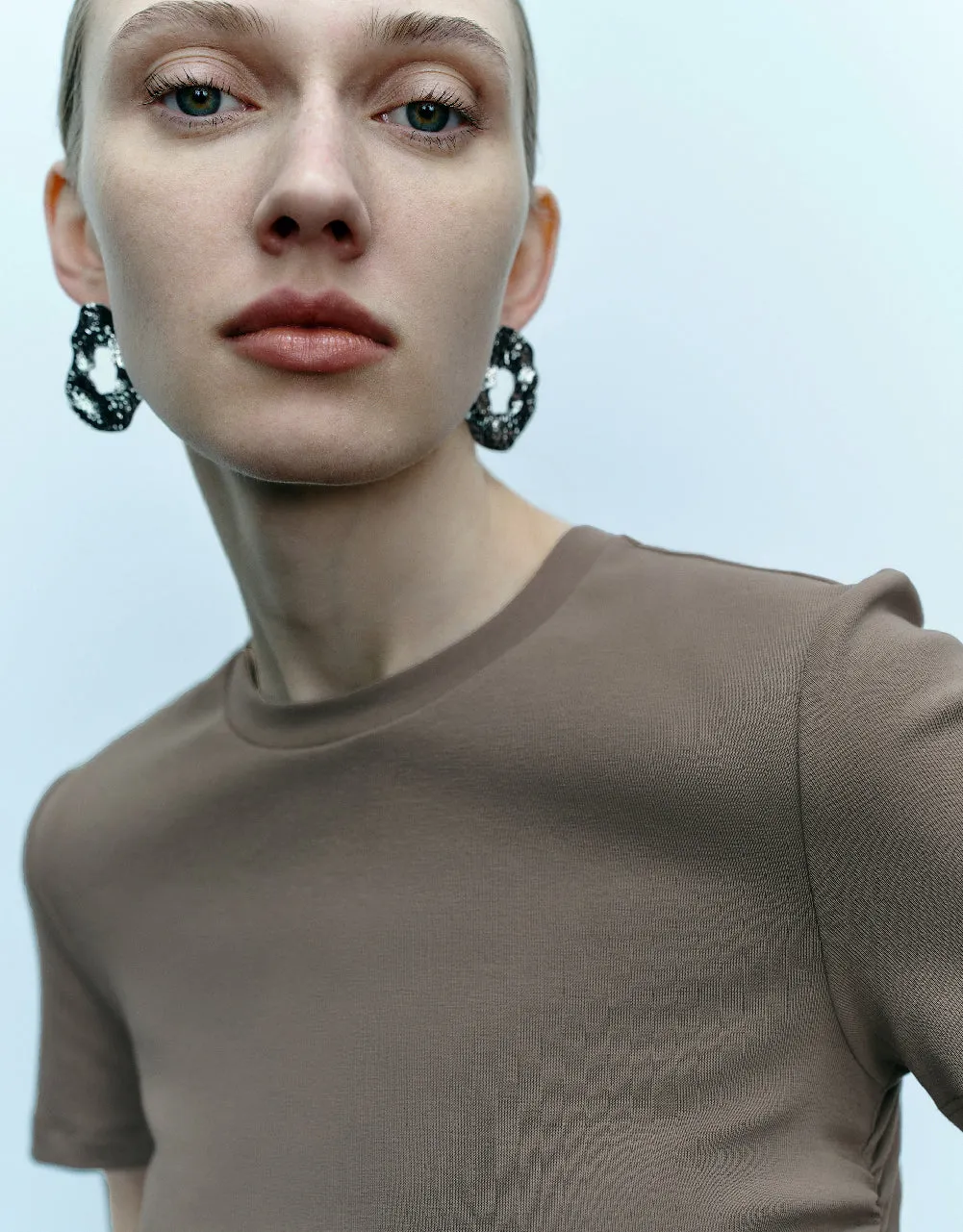 Crew Neck Skinny T-Shirt sold by Urban Revivo product image thumbnail 5