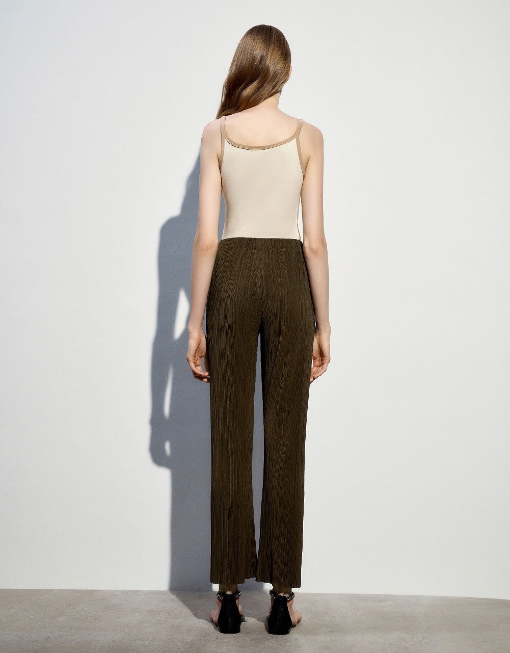 Elastic Waist Knitted Straight Pants sold by Urban Revivo product image thumbnail 5