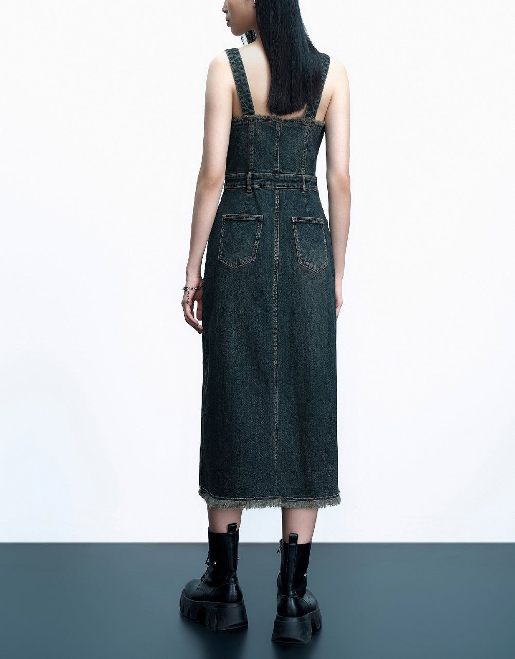 Split Hem Sleeveless Denim Dress sold by Urban Revivo product image thumbnail 4
