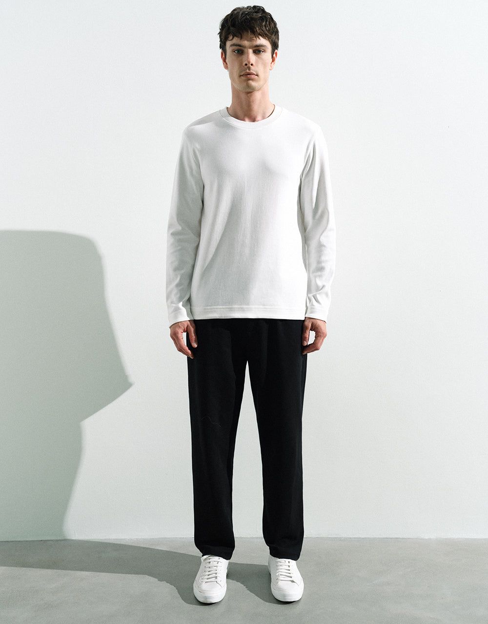 Standard Sleeve Crew Neck T-Shirt sold by Urban Revivo product image thumbnail 4