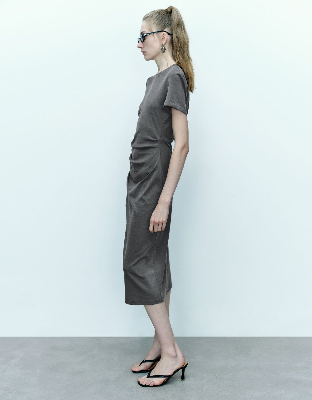 Ruched U Neck Skinny Dress sold by Urban Revivo product image thumbnail 3