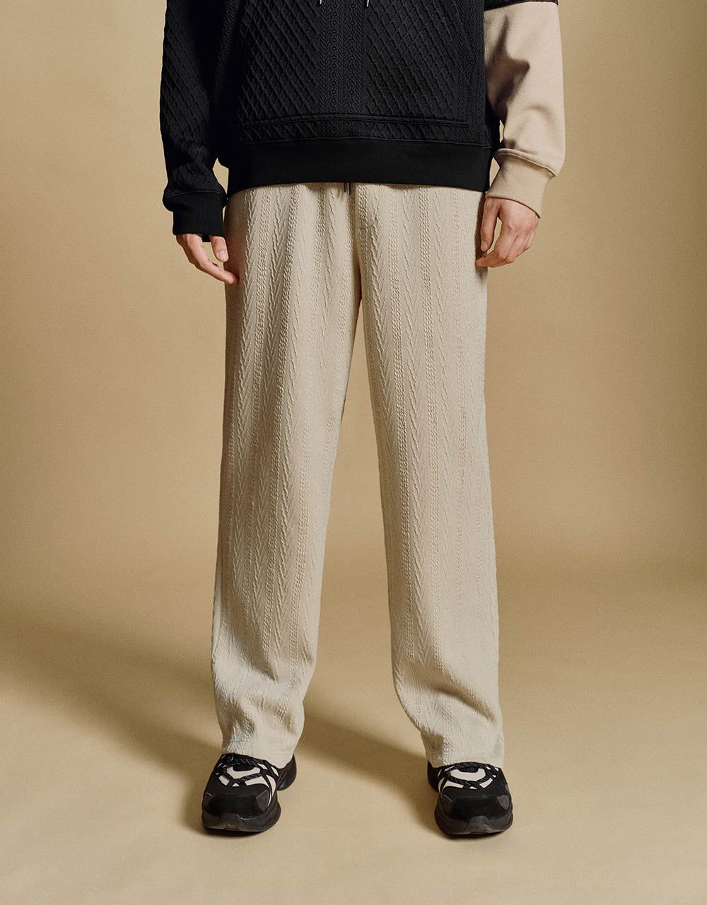 Drawstring Waist Knitted Straight Pants sold by Urban Revivo product image thumbnail 2