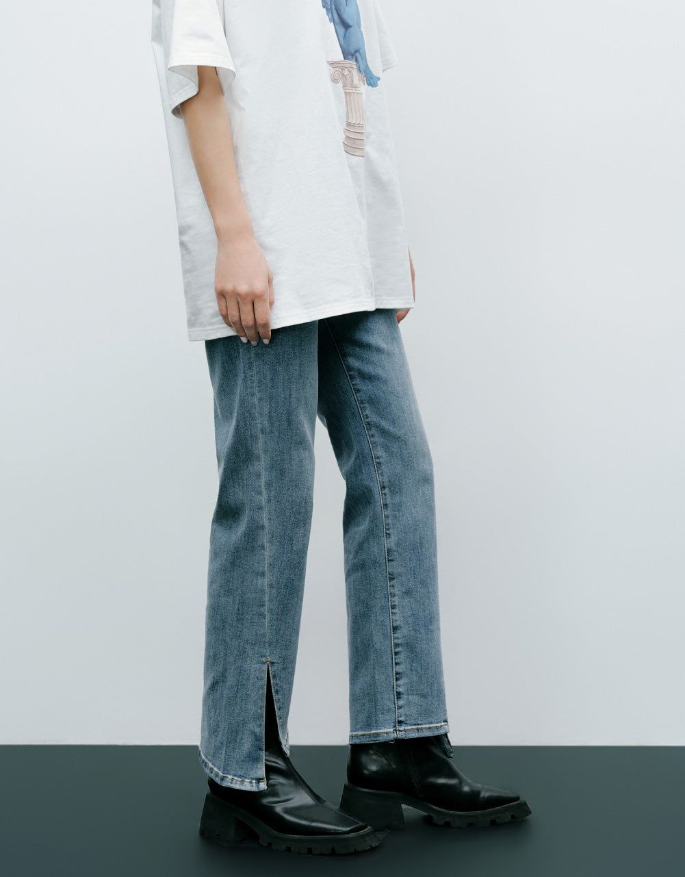 Straight Jeans sold by Urban Revivo product image thumbnail 3