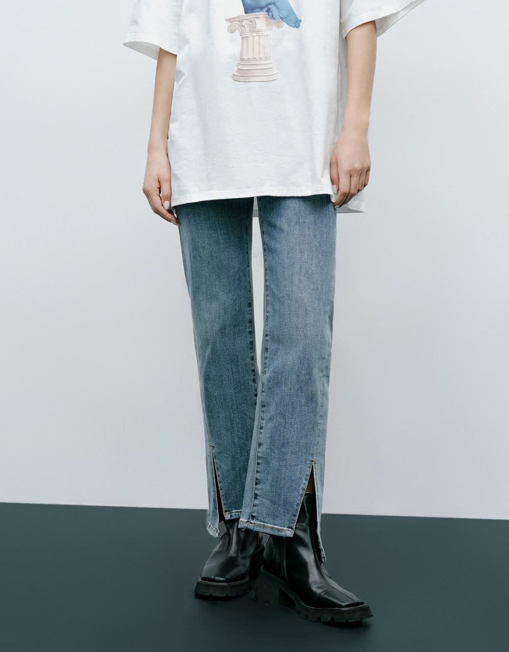 Straight Jeans sold by Urban Revivo product image thumbnail 2