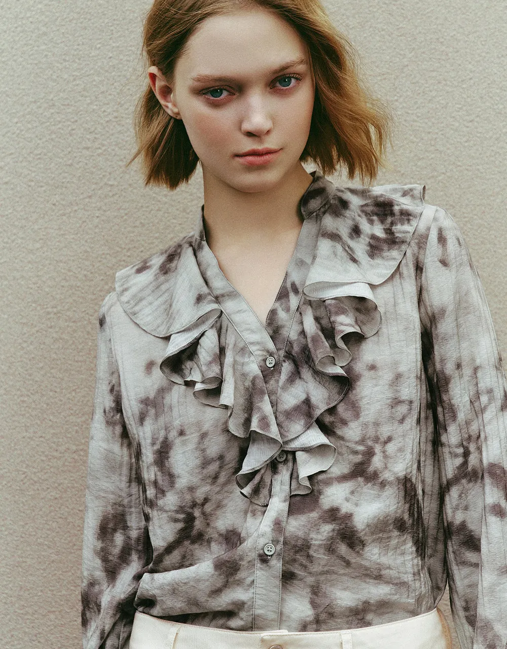 Ruffle Printed V-Neck Straight Shirt sold by Urban Revivo product image thumbnail 4