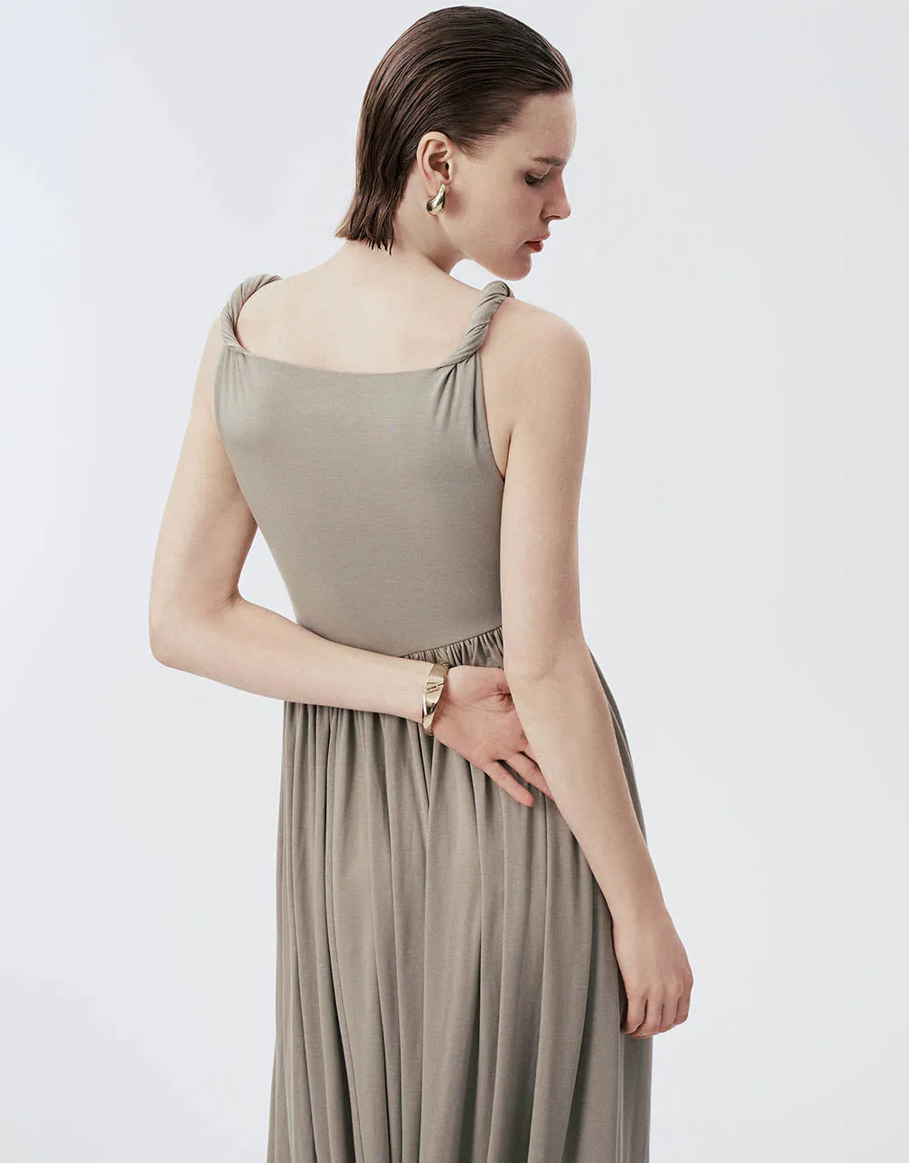 Sleeveless Straight Dress sold by Urban Revivo product image thumbnail 4