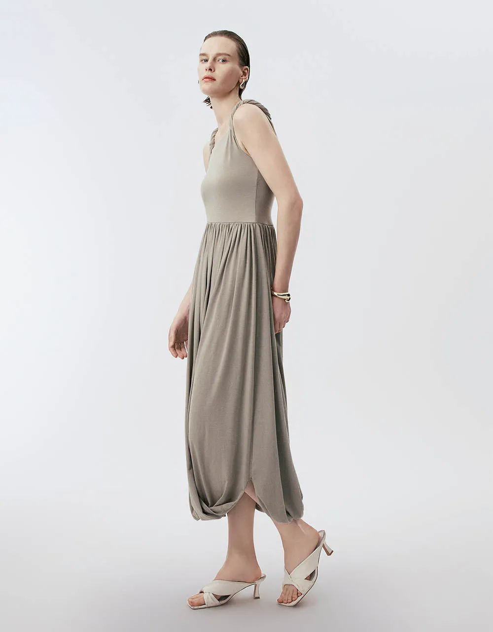 Sleeveless Straight Dress sold by Urban Revivo product image thumbnail 3