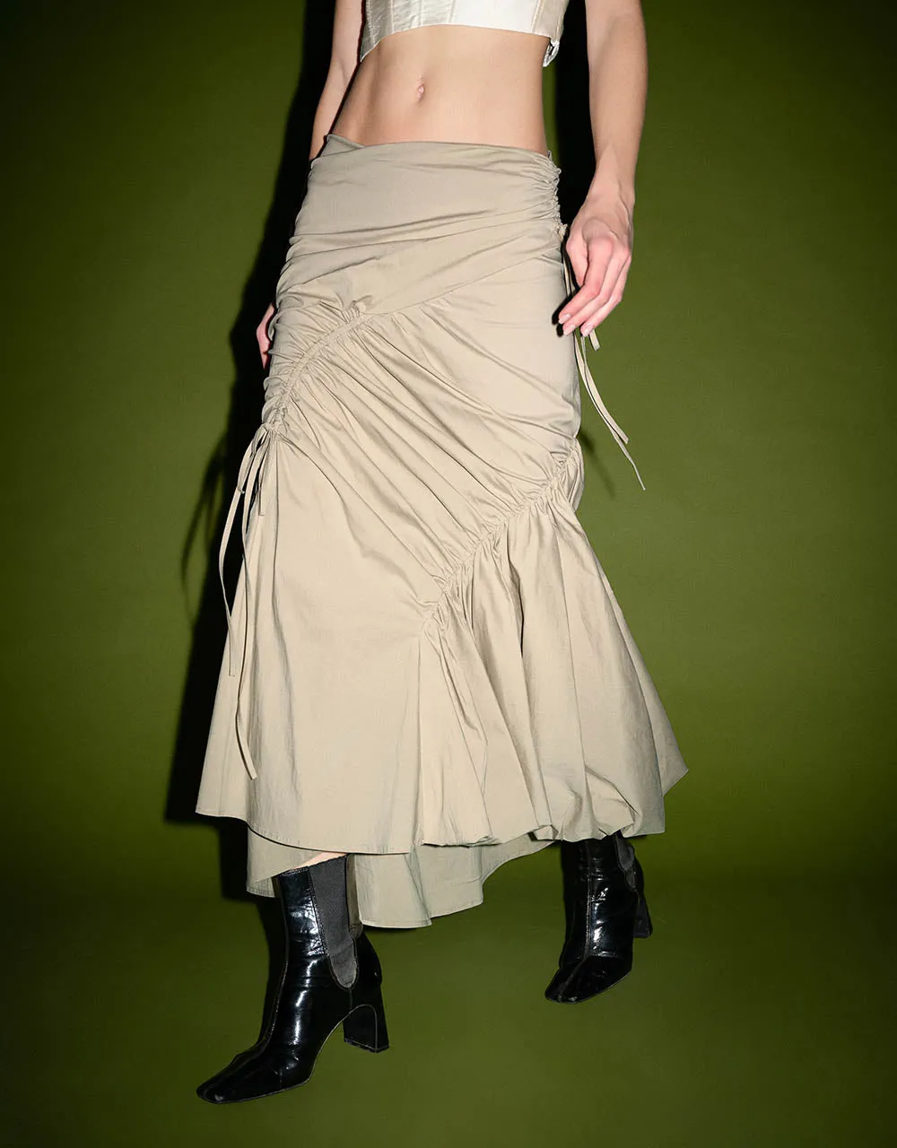 Ruffle Midi Fishtail Skirt sold by Urban Revivo product image thumbnail 3