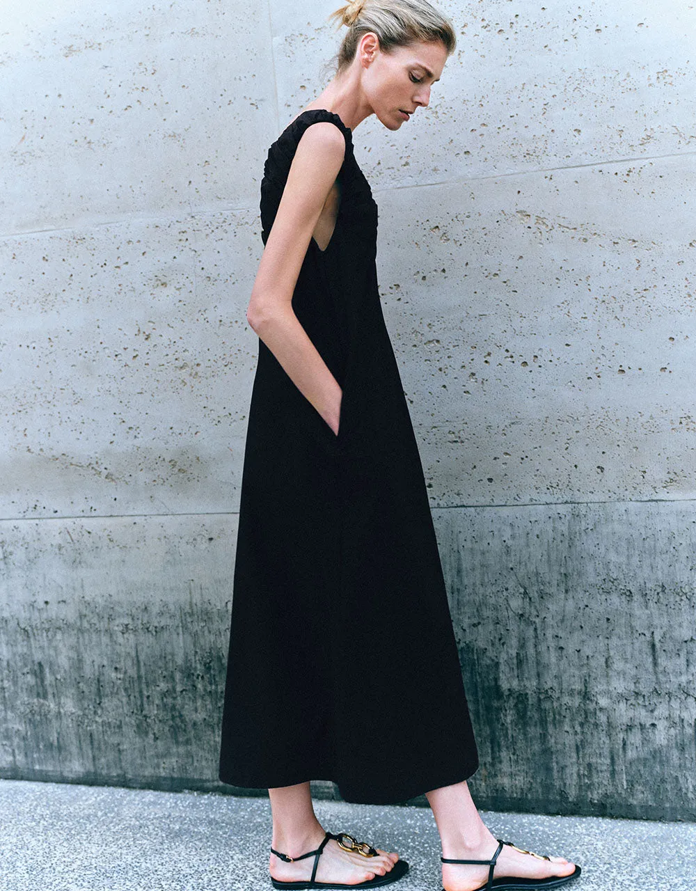 Sleeveless V-Neck A-Line Dress sold by Urban Revivo product image thumbnail 3