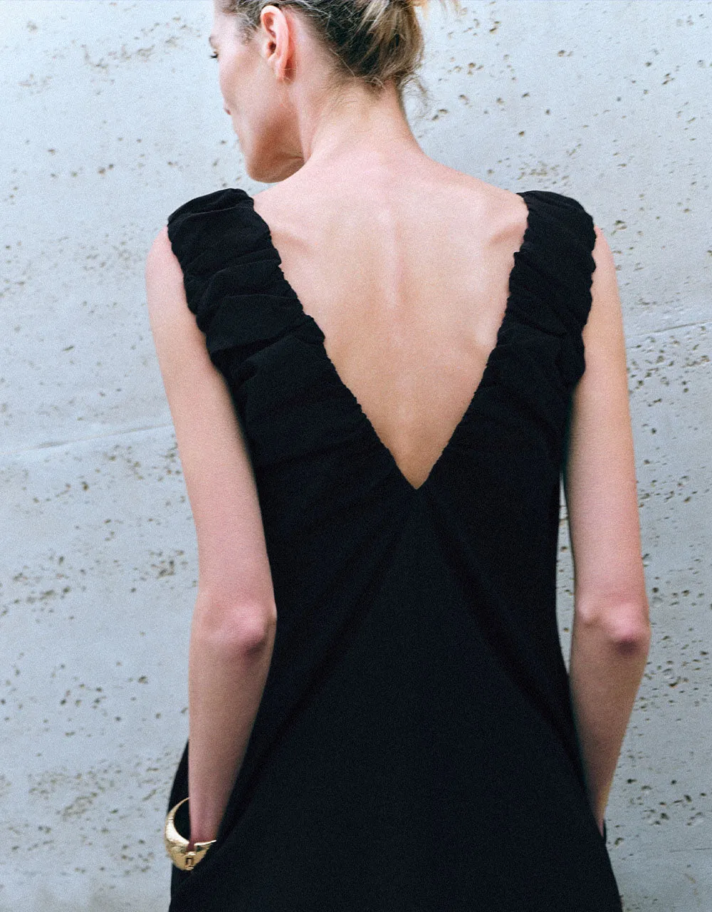Sleeveless V-Neck A-Line Dress sold by Urban Revivo product image thumbnail 4