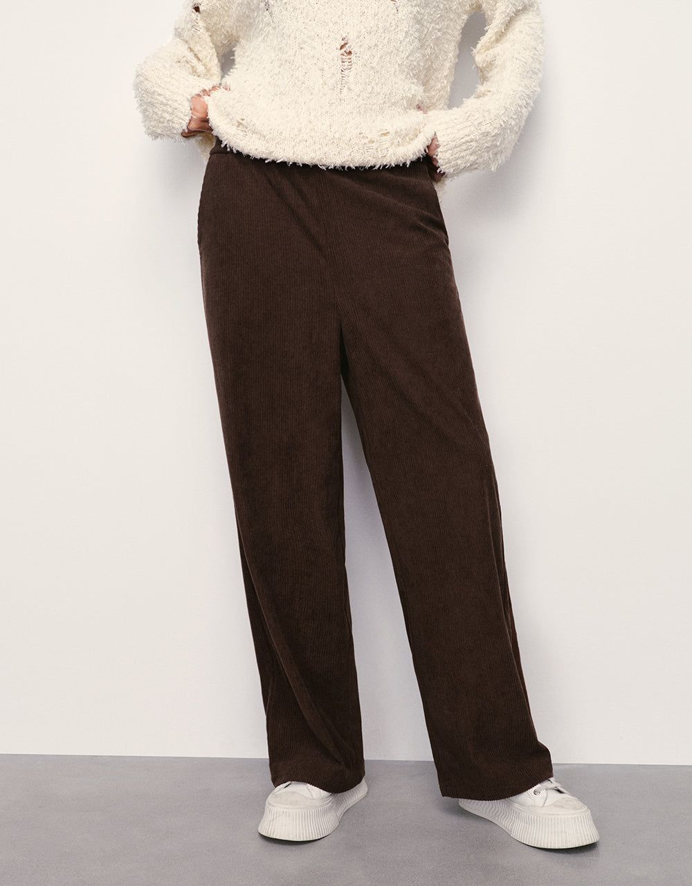 Elastic Waist Wide-Leg Pants sold by Urban Revivo product image thumbnail 2